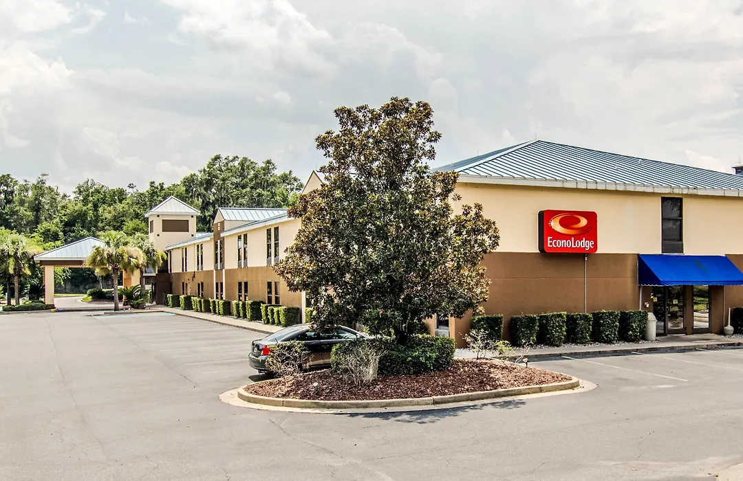 Econo Lodge Darien-1