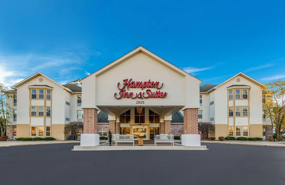Hampton Inn & Suites Chicago-Hoffman Estates-1
