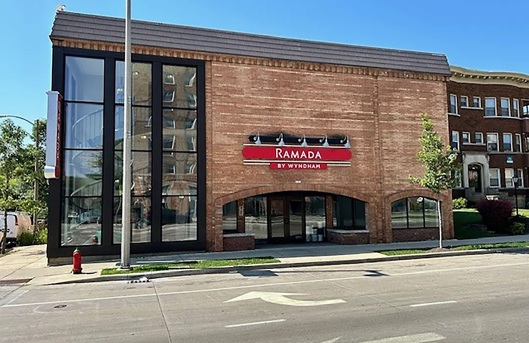 Ramada By Wyndham Milwaukee-1