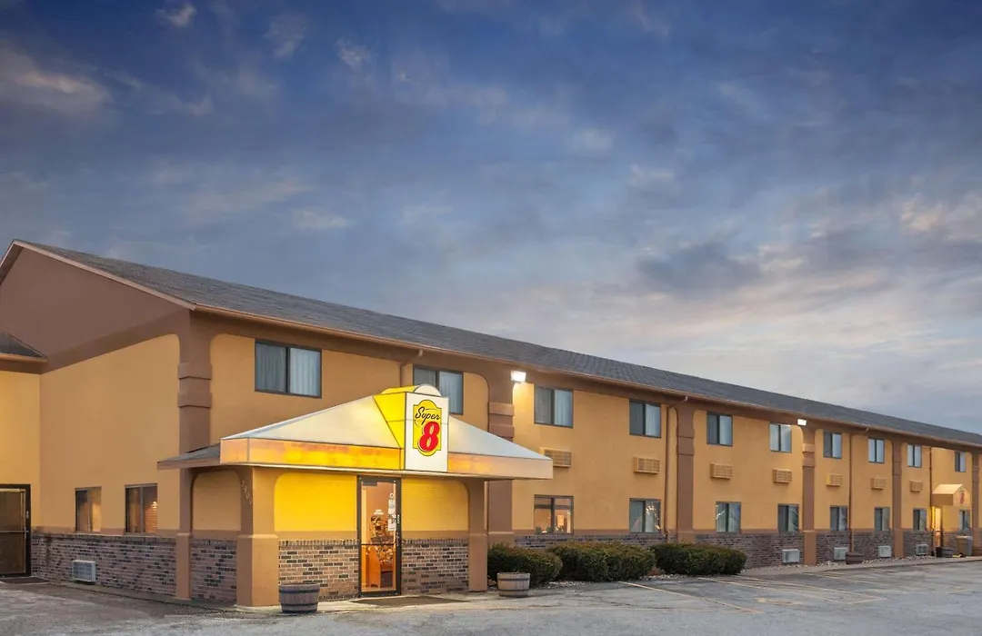 Super 8 By Wyndham Muscatine-1
