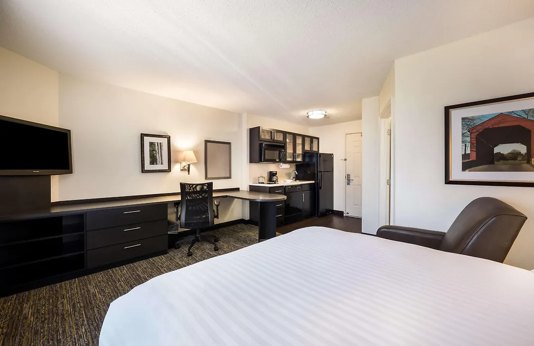 Sonesta Simply Suites Chicago Waukegan-1