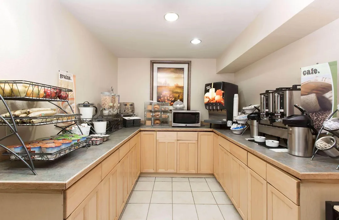 Baymont Inn & Suites By Wyndham Anchorage Airport-1