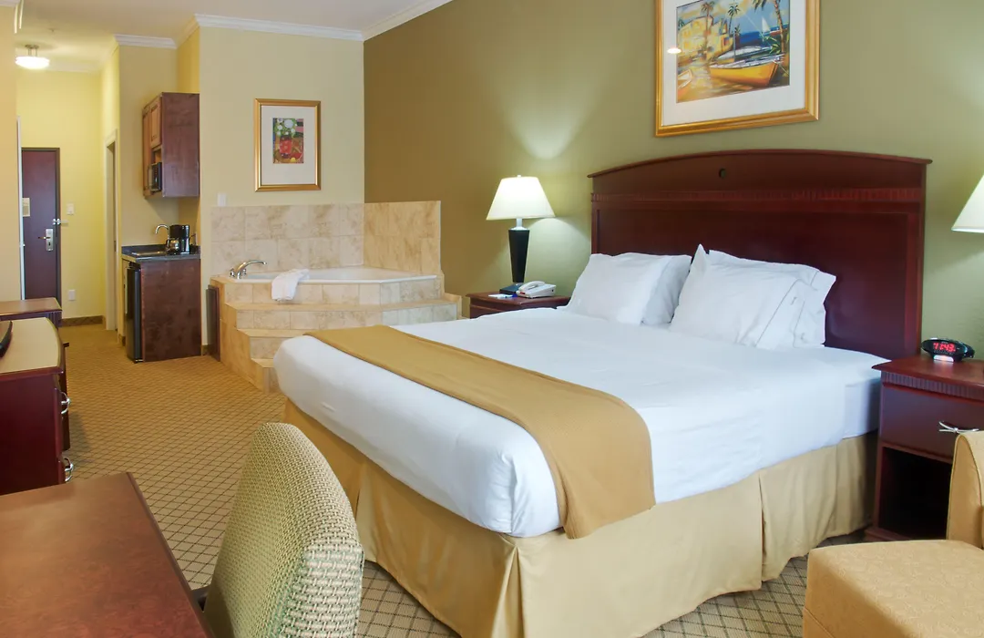 Holiday Inn Express Hotel & Suites Winnie By Ihg-1