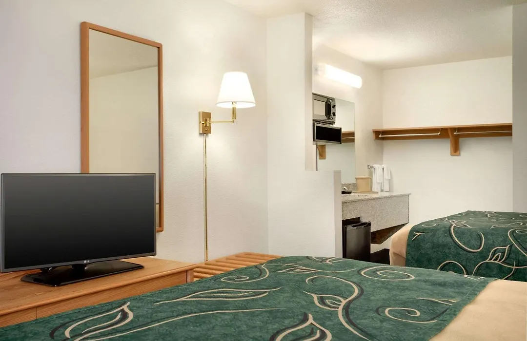 Travelodge By Wyndham Cheyenne-1