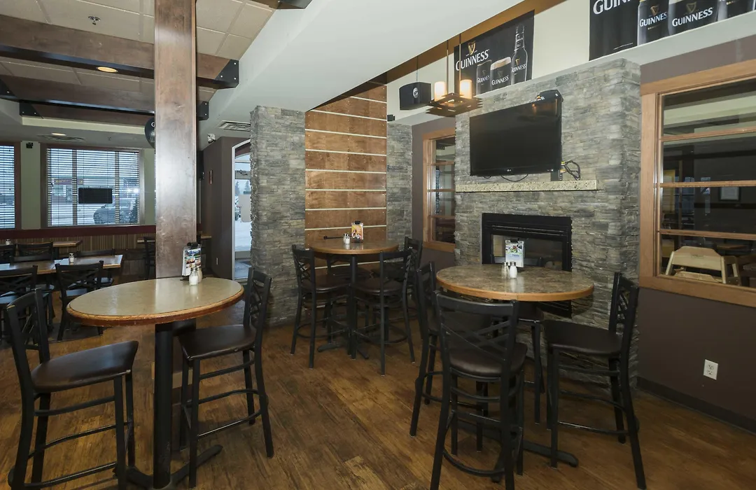 Lakeview Inns & Suites - Fort Saskatchewan-1