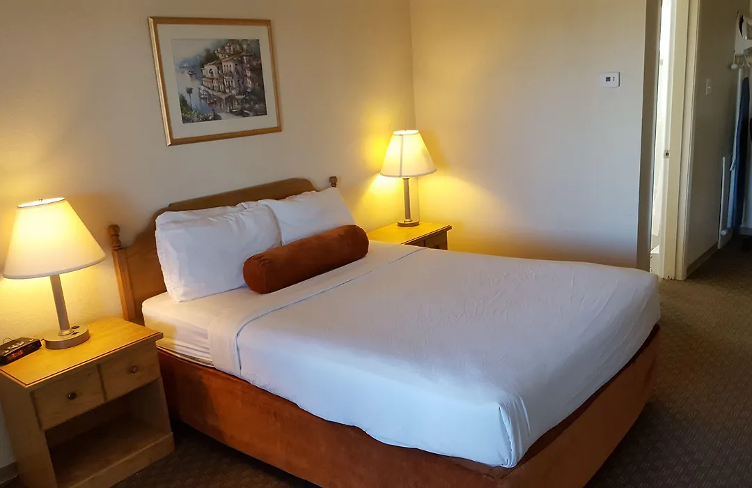 Knights Inn Lethbridge-1
