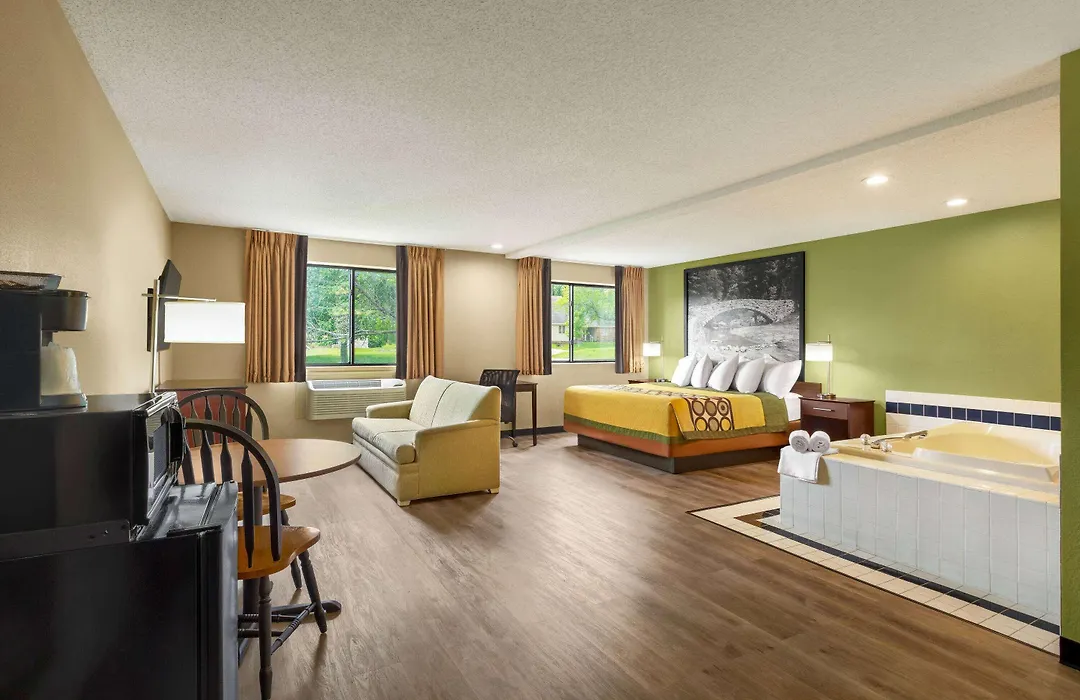 Super 8 By Wyndham Ankeny/Des Moines Area-1