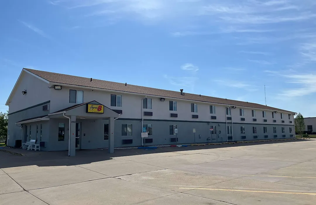 Super 8 By Wyndham Emporia-1