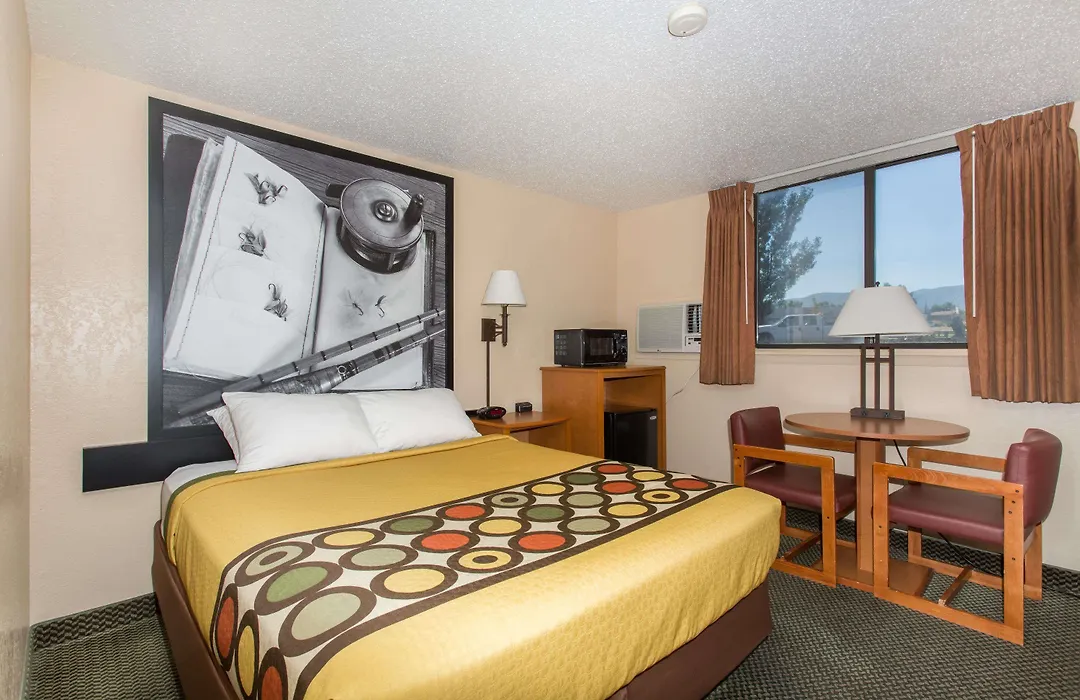 Super 8 By Wyndham Casper West By The River-1
