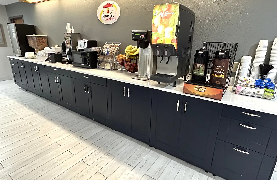 Super 8 By Wyndham Hot Springs-1