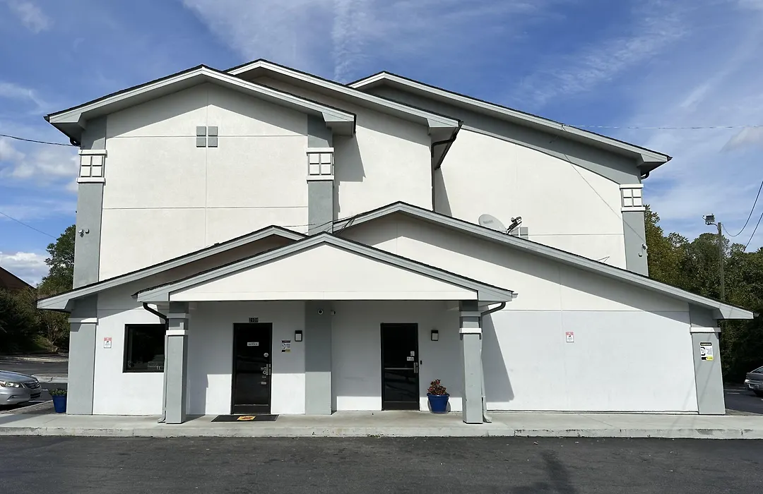 Super 8 By Wyndham Greensboro/Coliseum/Conv.-1