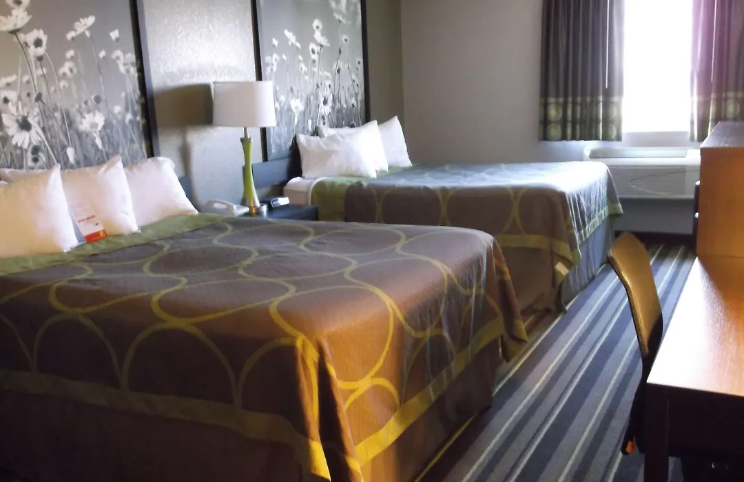 Super 8 By Wyndham Brookings-1