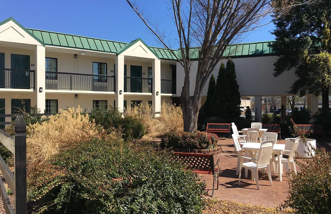 Quality Inn & Suites Hanes Mall-1