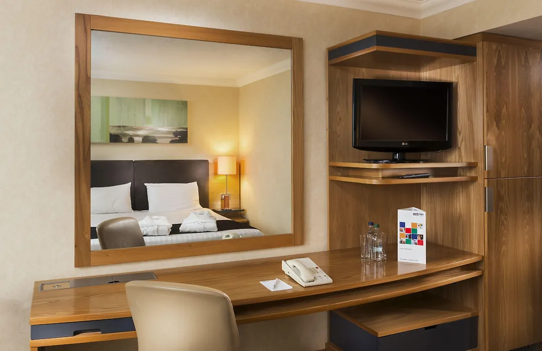 Park Inn By Radisson Cardiff City Centre-1