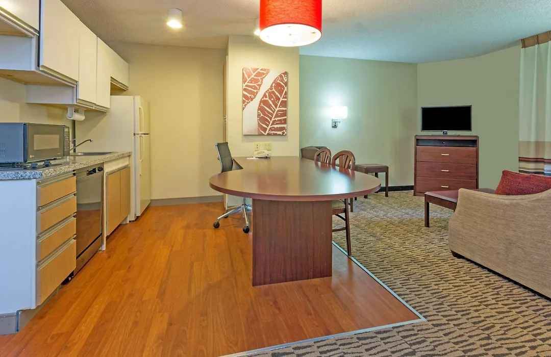 Mainstay Suites Detroit Farmington Hills-1
