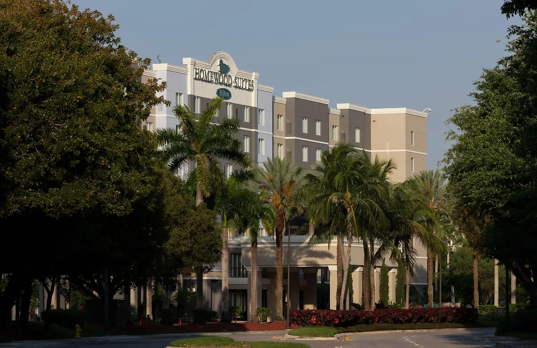Homewood Suites Miami Airport/Blue Lagoon-1