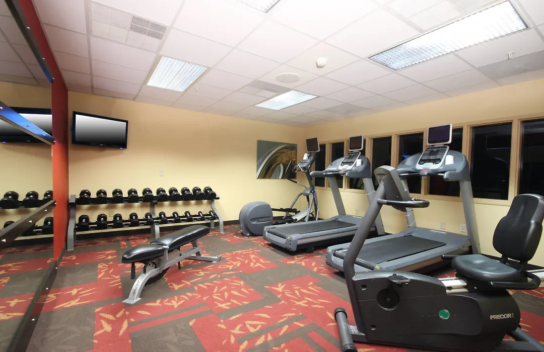 Courtyard By Marriott Topeka-1