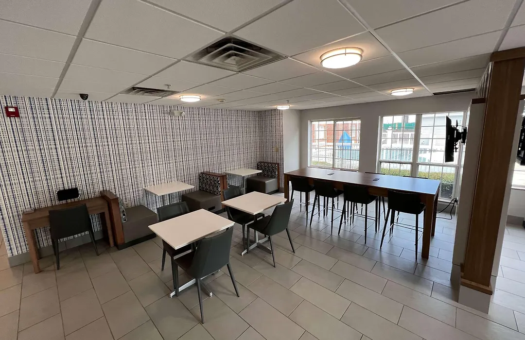Microtel Inn & Suites By Wyndham Charlotte/Northlake-1