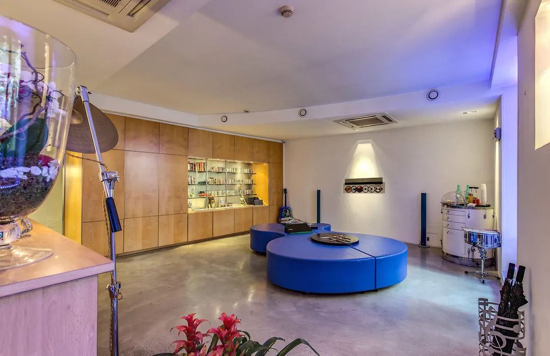 Hotel Franklin Feel The Sound-1