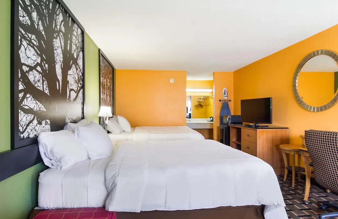 Americas Best Value Inn Darien-1