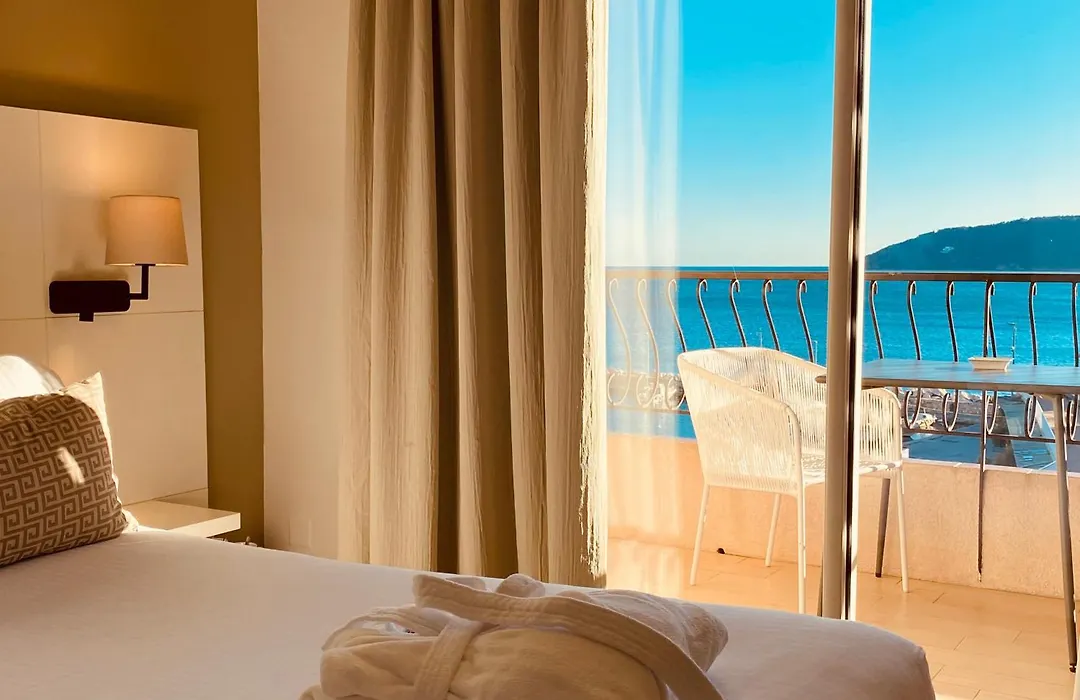Best Western Plus La Corniche-1