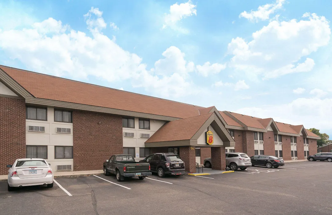 Super 8 By Wyndham St. Cloud-1