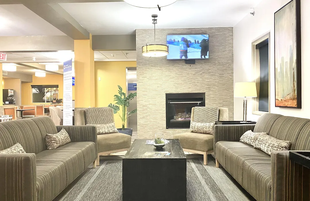 Best Western Plus The Four Corners Inn-1