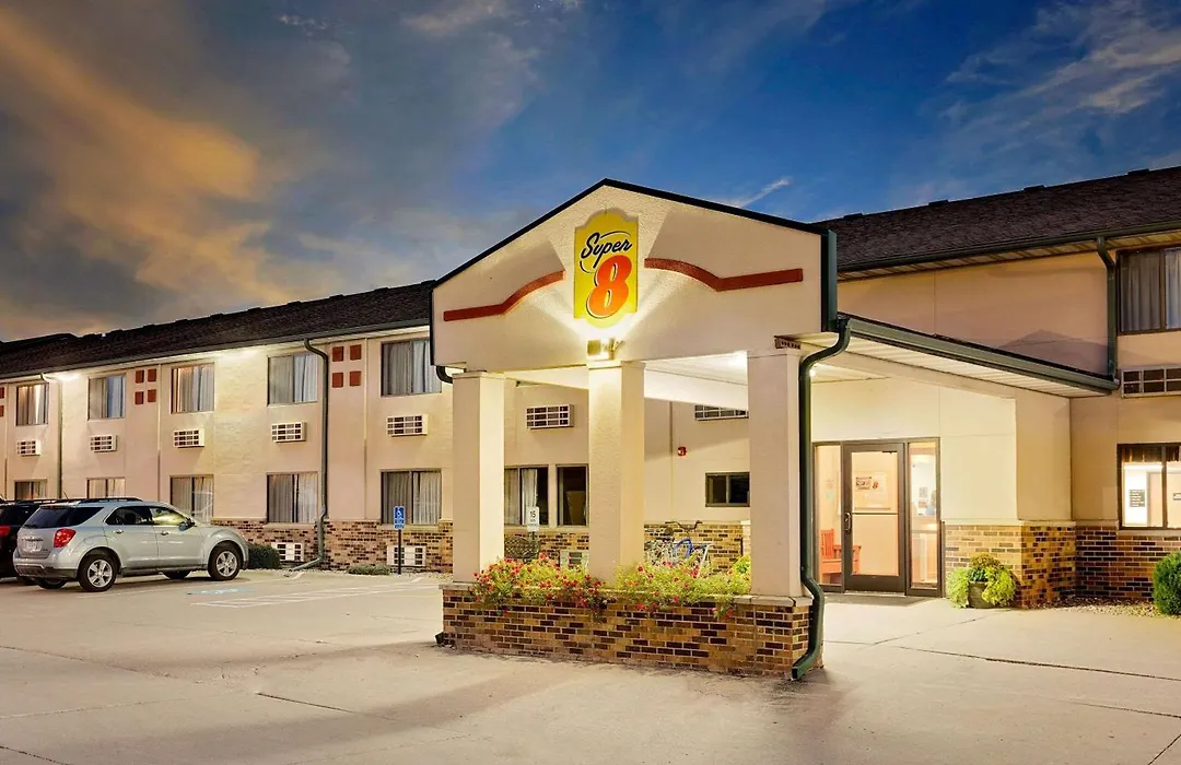 Super 8 By Wyndham St. James-1