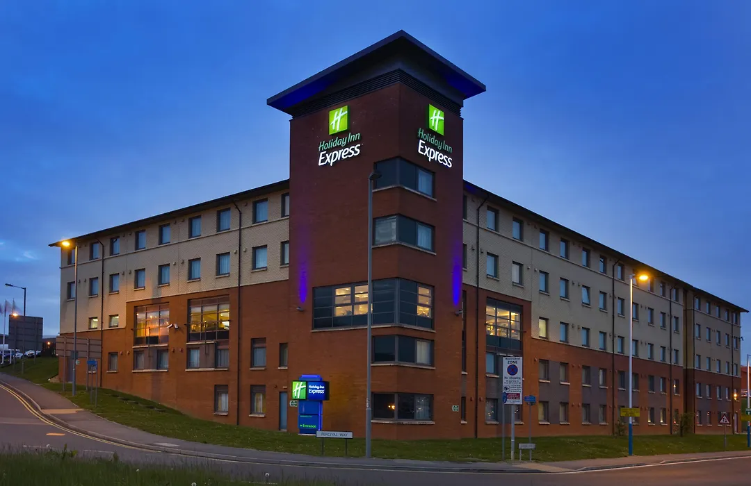 Holiday Inn Express London Luton Airport By Ihg-1