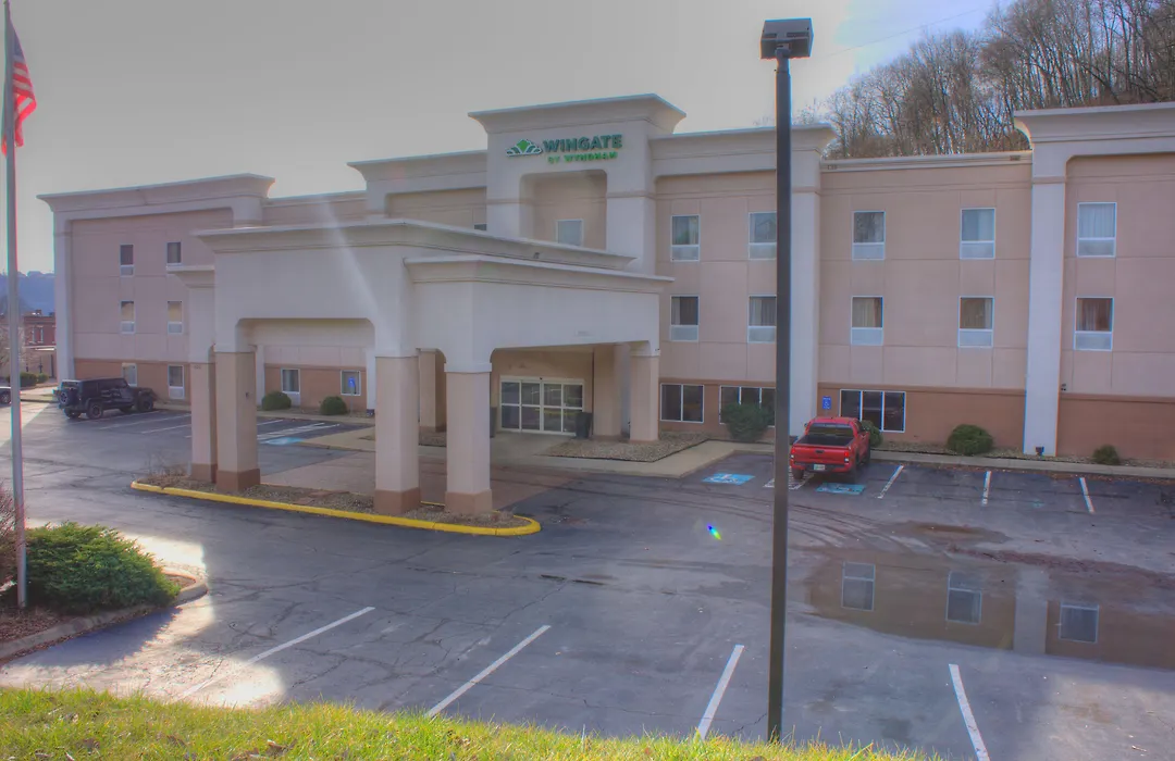 Wingate By Wyndham Steubenville-1