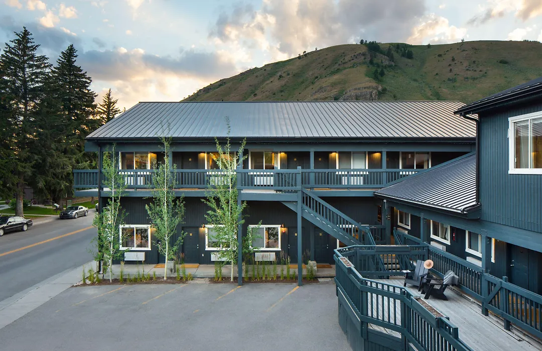 Anvil Hotel-1
