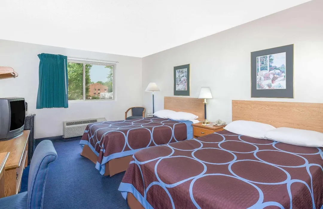 Super 8 By Wyndham Kingston-1