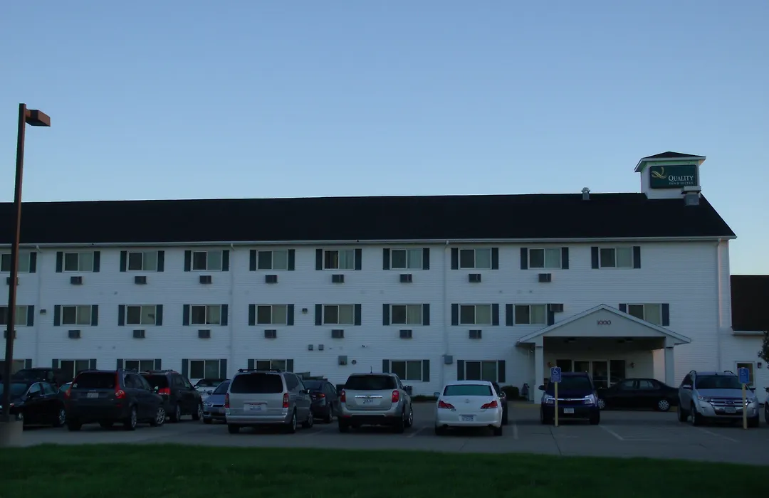 Quality Inn & Suites Eldridge Davenport North-1