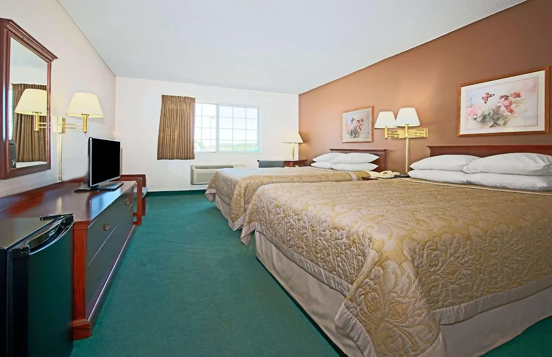 Super 8 By Wyndham Richmond-1