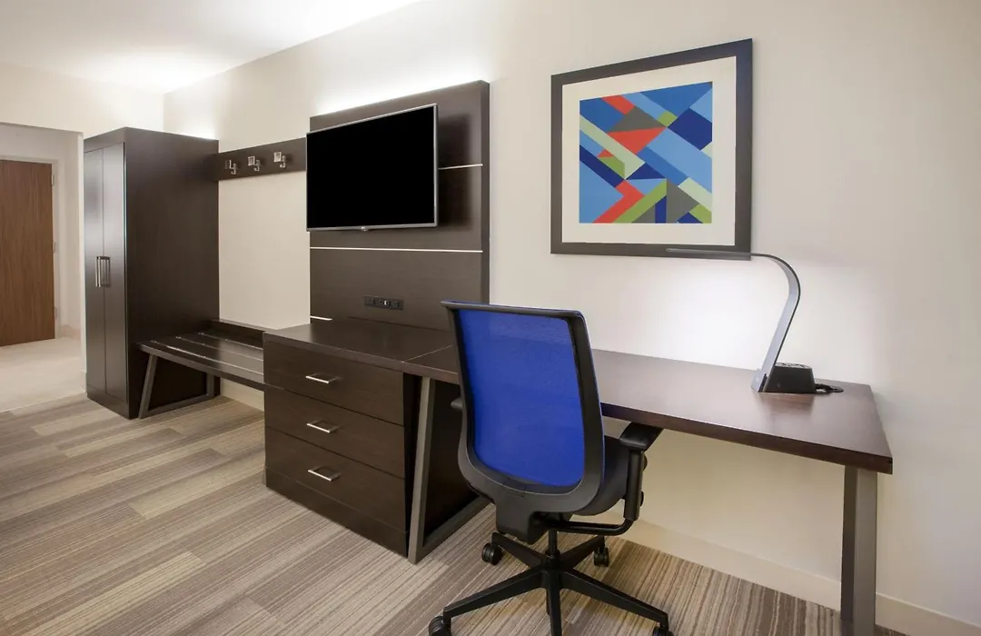 Holiday Inn Express & Suites - Lake Forest By Ihg-1