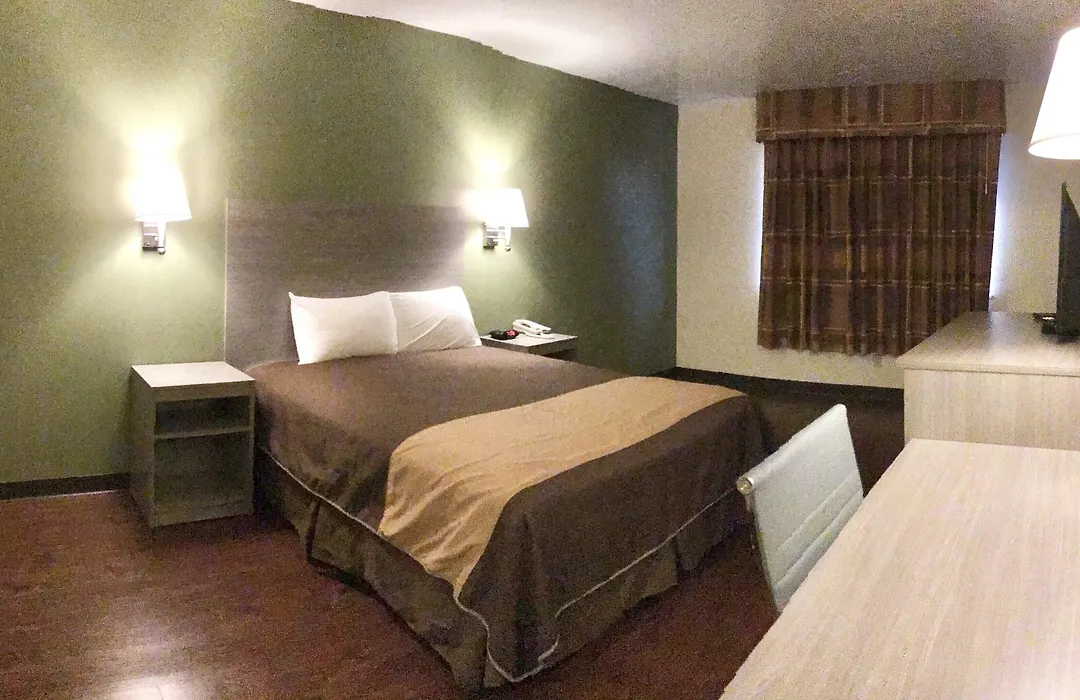 Rodeway Inn Moriarty-1