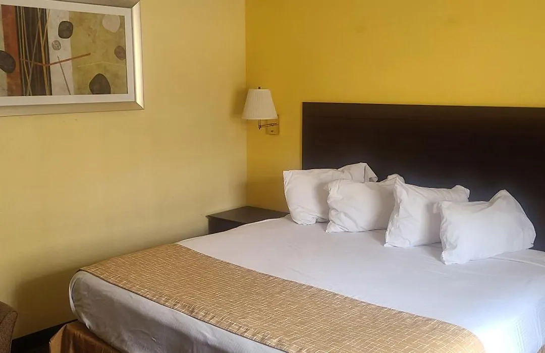 Travelodge By Wyndham Airport Platte City-1