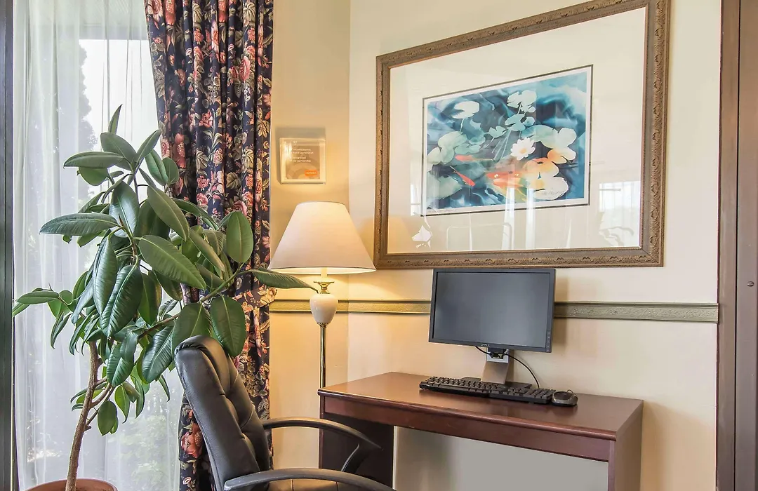 Quality Hotel & Suites-1