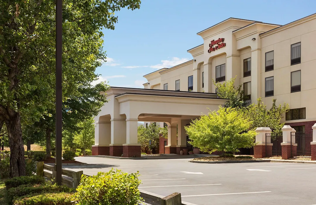 Hampton Inn & Suites By Hilton Manchester Bedford-1