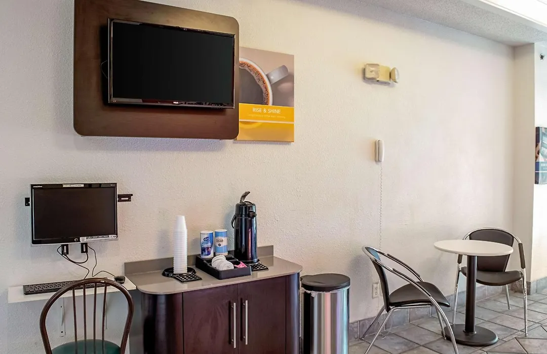Motel 6-Seymour, In - North-1