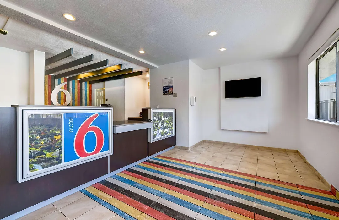 Motel 6-Kirkland, Wa - North Kirkland-1