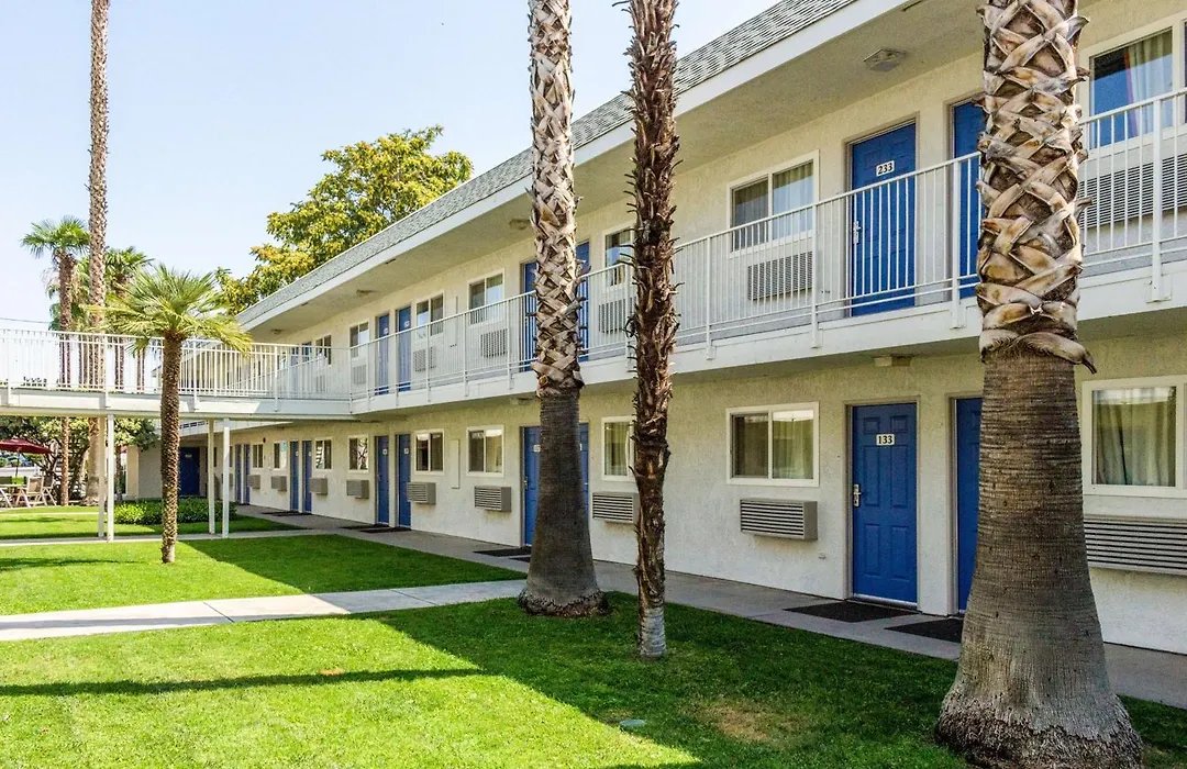 Motel 6-Bakersfield, Ca - East-1