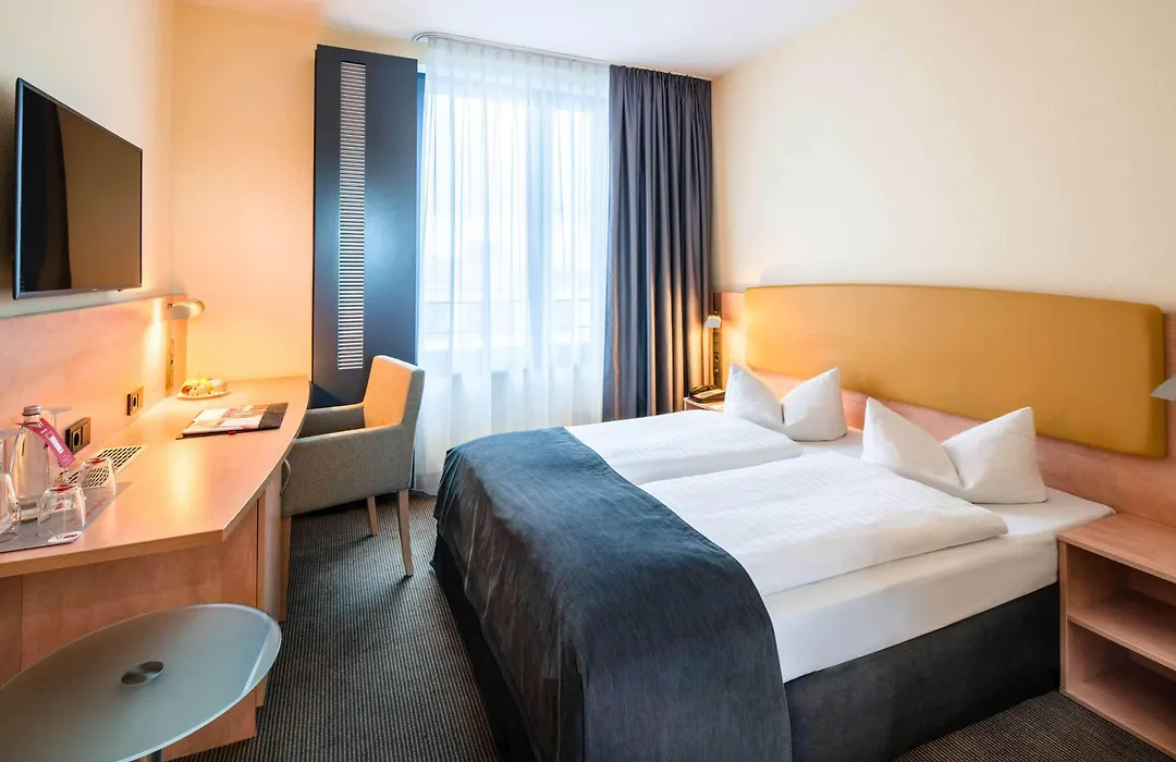 Intercityhotel Hamburg Hauptbahnhof-1