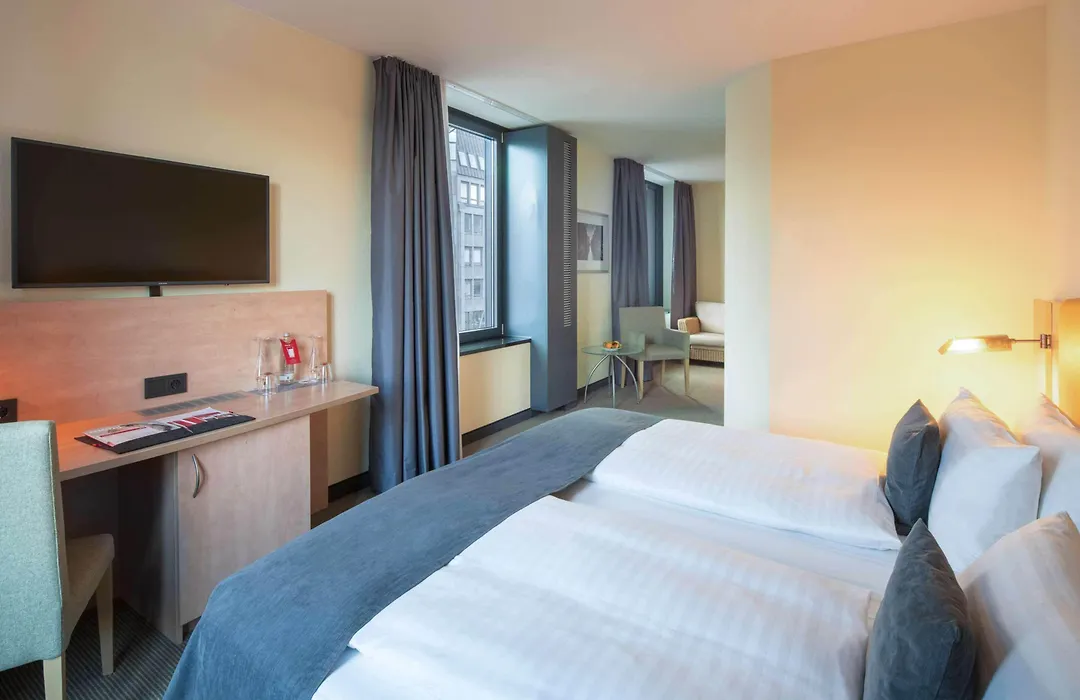 Intercityhotel Hamburg Hauptbahnhof-1