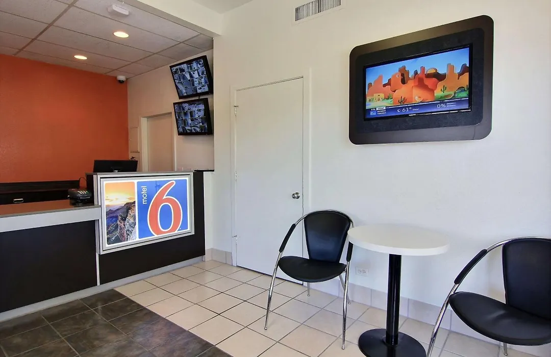 Motel 6 Austin, Tx - Central Downtown Ut-1