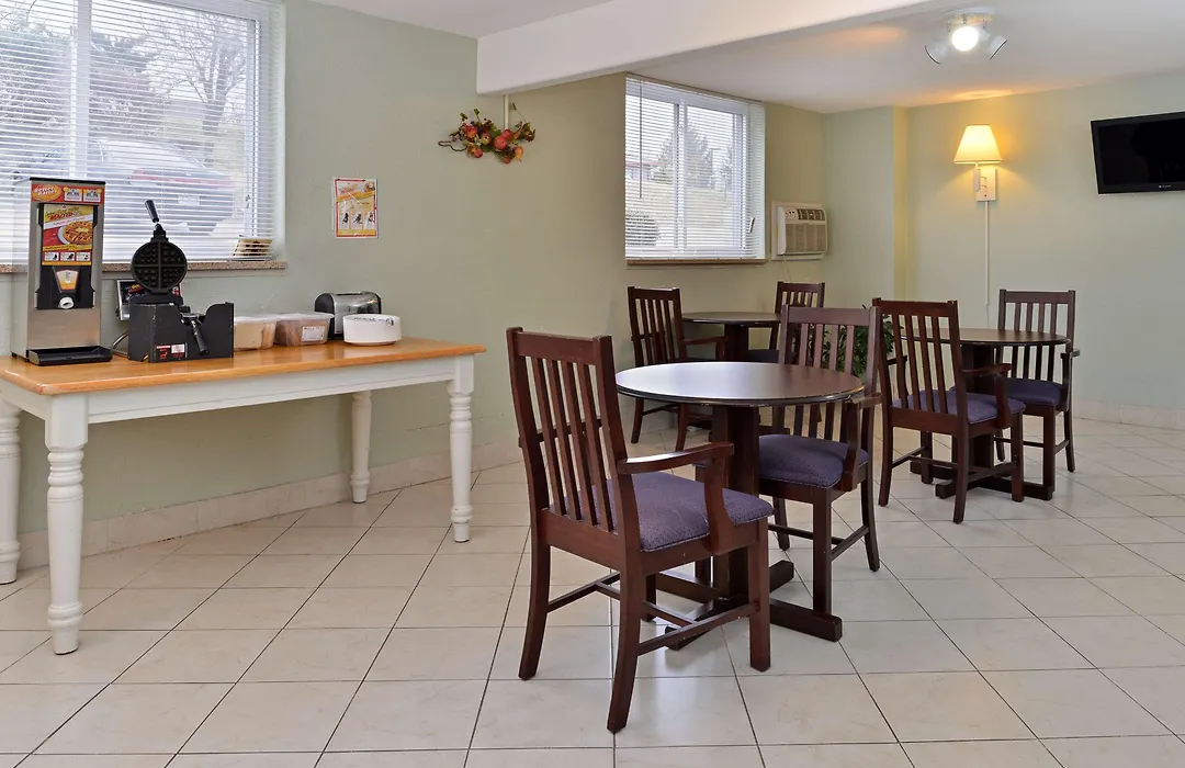 Americas Best Value Inn Jefferson City-1