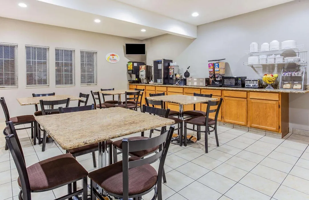 Super 8 By Wyndham Fort Dodge Ia-1