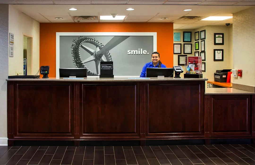 Hampton Inn & Suites Valdosta/Conference Center-1