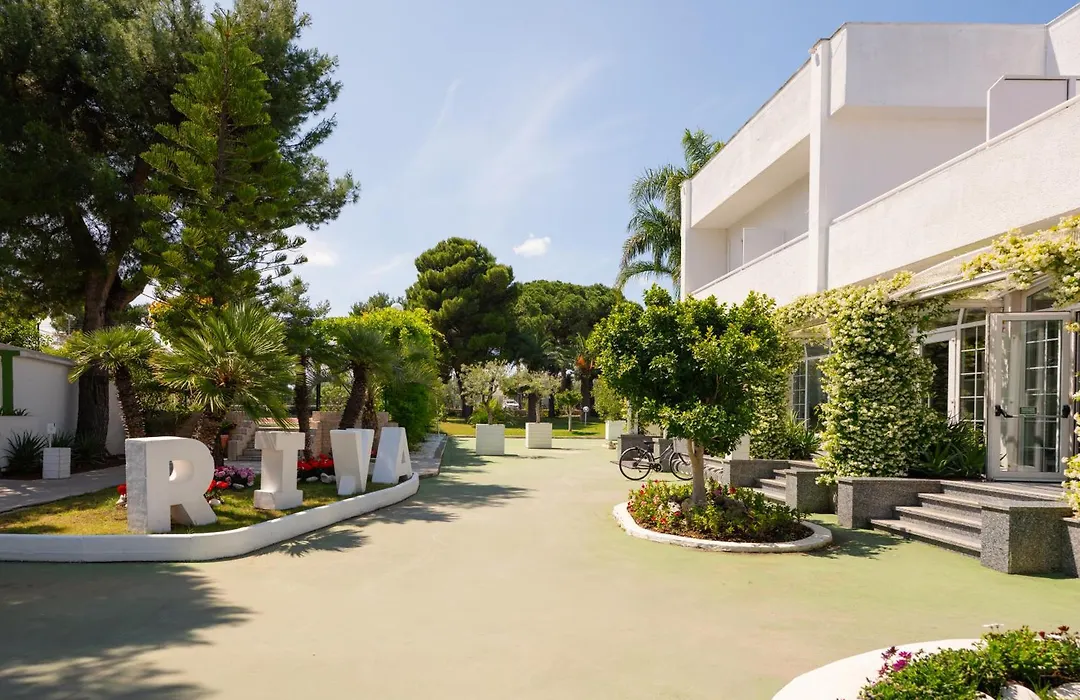 Hotel Riva Del Sole-1