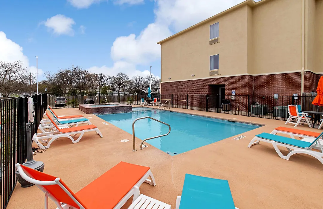 Comfort Inn & Suites Fredericksburg-1